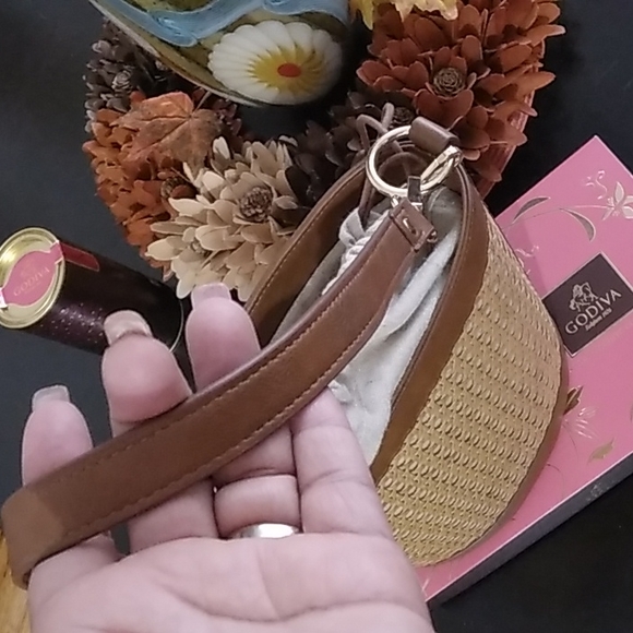 Vegan Leather Crossbody Bag - Picture 6 of 8